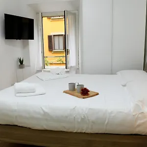  Apartamento Nest For Two Three Min From Duomo Italia